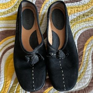 Born Suede flats 7.5/38.5